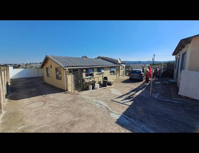 6 BEDROOM HOUSE FOR SALE IN UMLAZI M